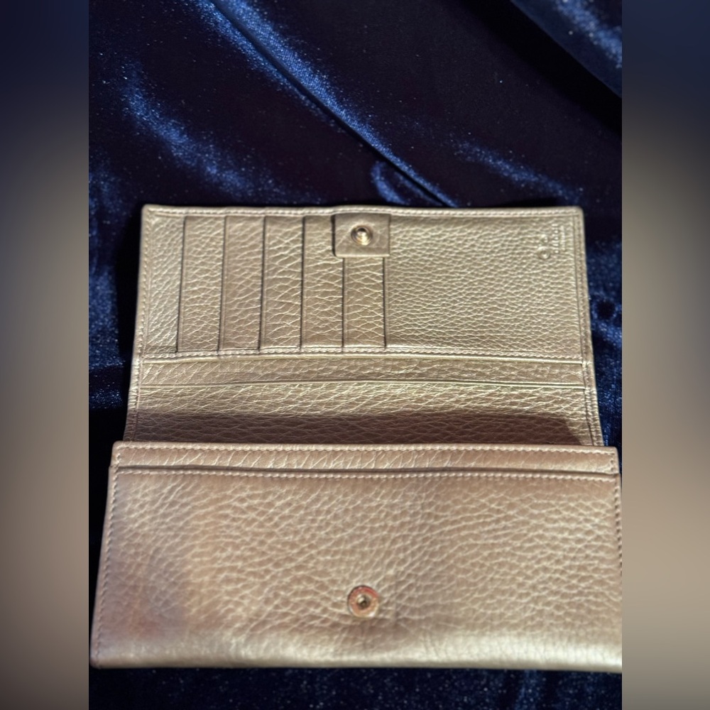 GUCCI Embossed Continental Platinum Leather Wallet - Picture 15 of 16